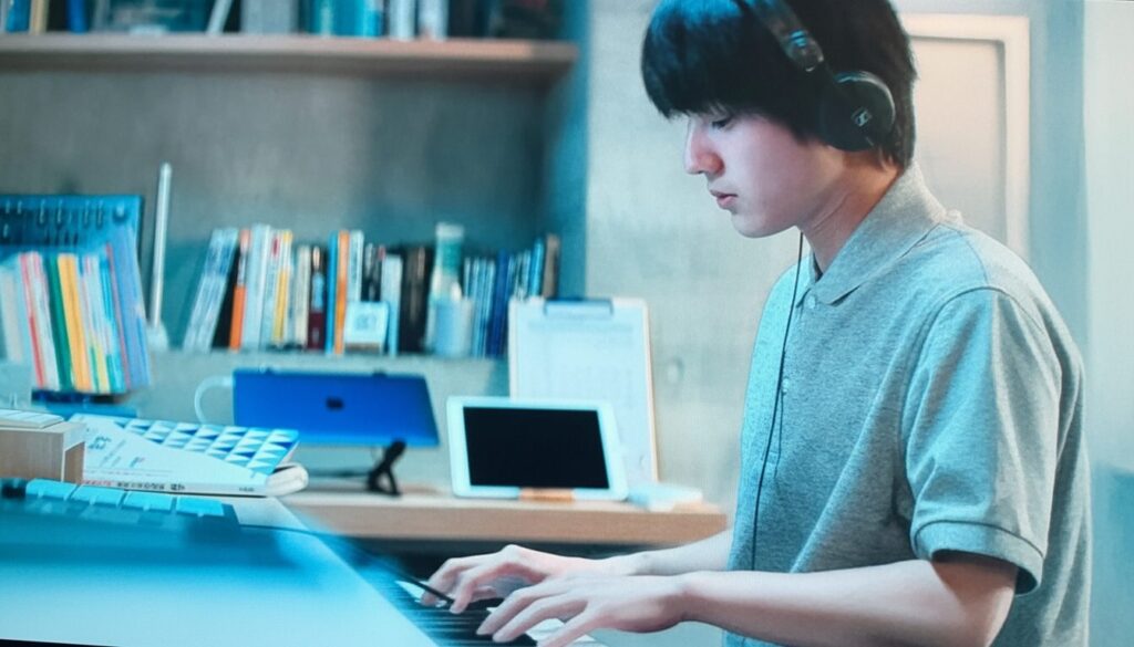 『FirstLove 初恋』の綴という人物を徹底解説